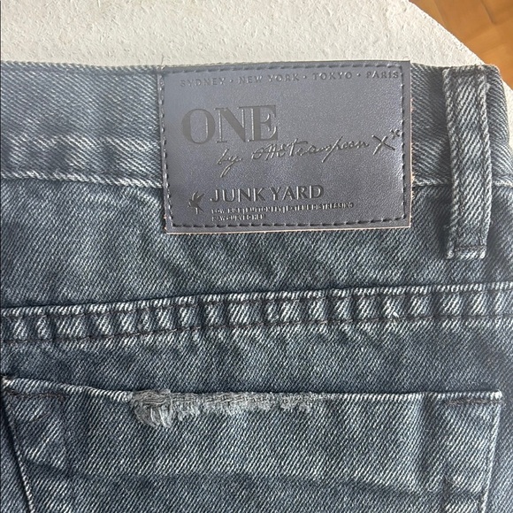 ONE X ONETEASPOON Distressed Black Denim Mini Skirt size 06 - Picture 6 of 11